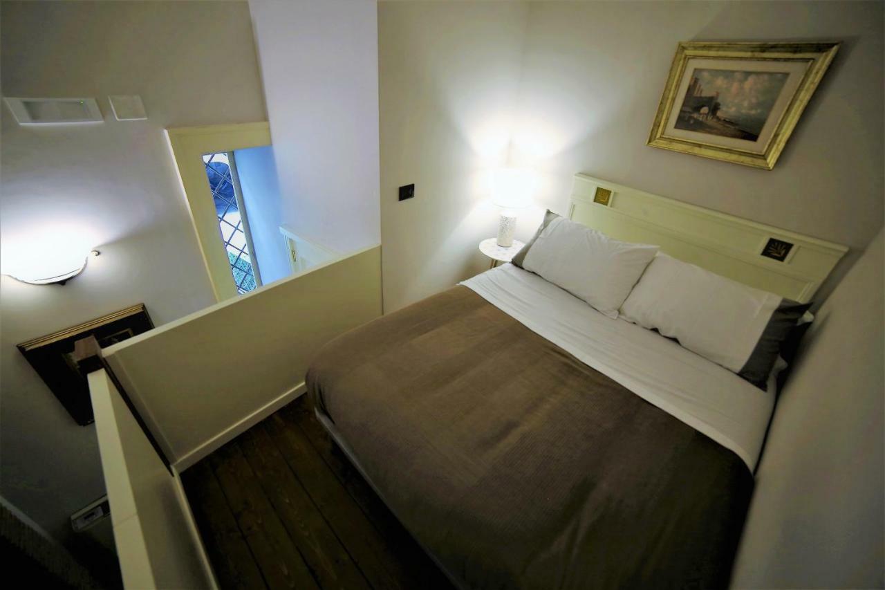 B&B Palazzo Solimena Naples Luaran gambar